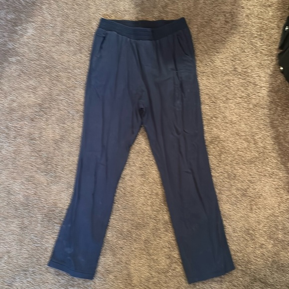 Navy blue loose pants. Can be dressed up or down - Picture 1 of 1